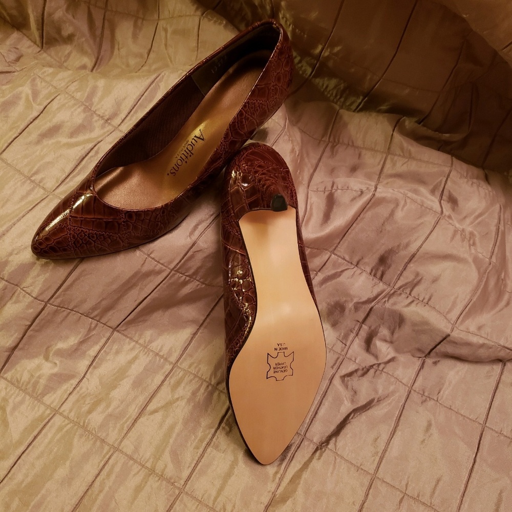 Shoes - Picture 2 of 2